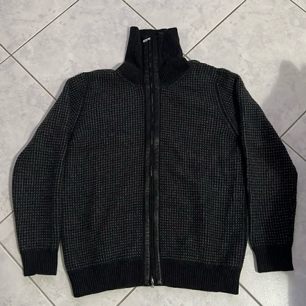 Brioni men full zip front Leather detals front